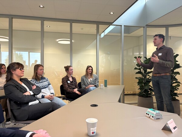 20260315-les-door-aannemer-borst